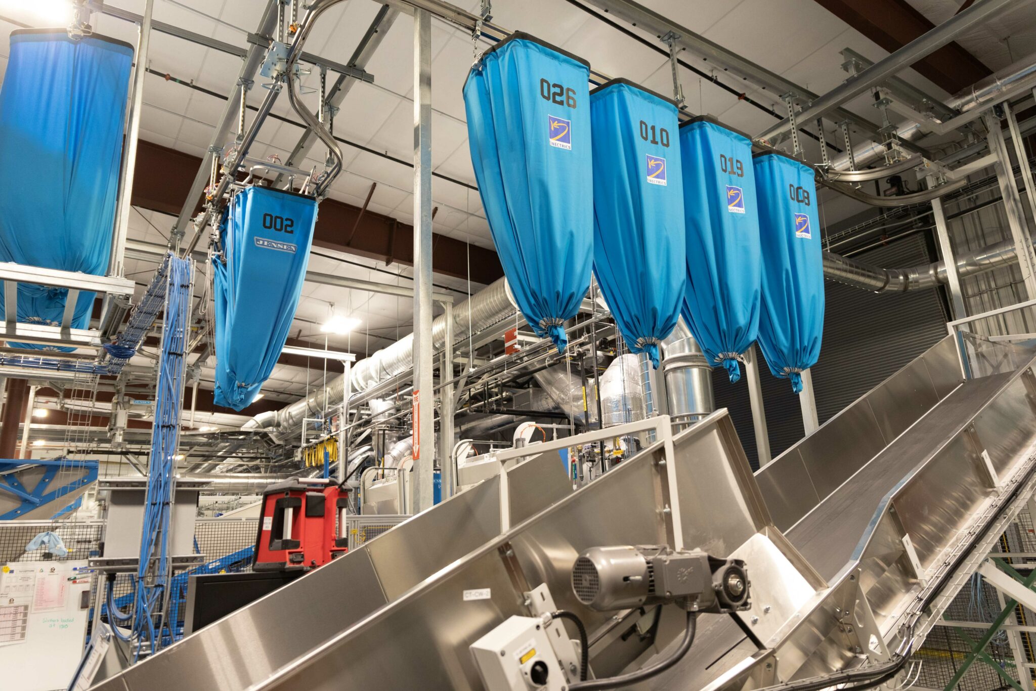 Interior photograph of Kinectrics' laundry facility